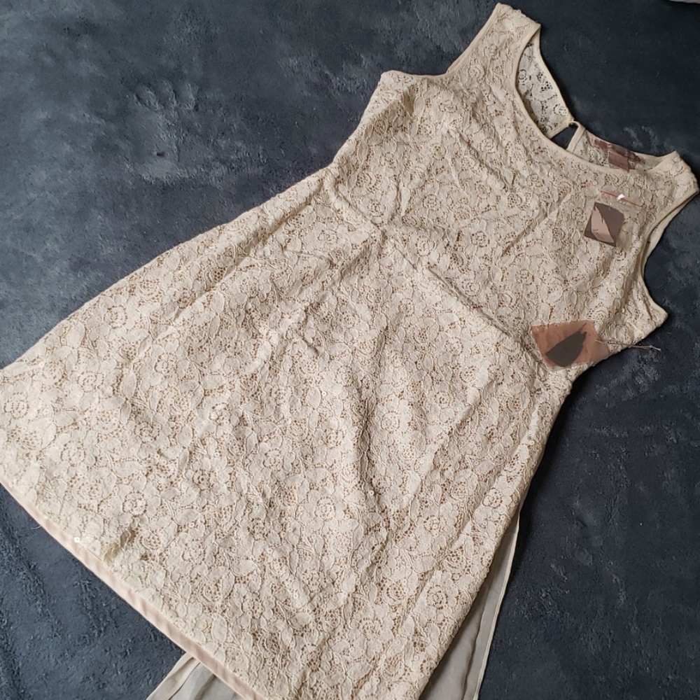 Love21 Short Cream lace dress D-003